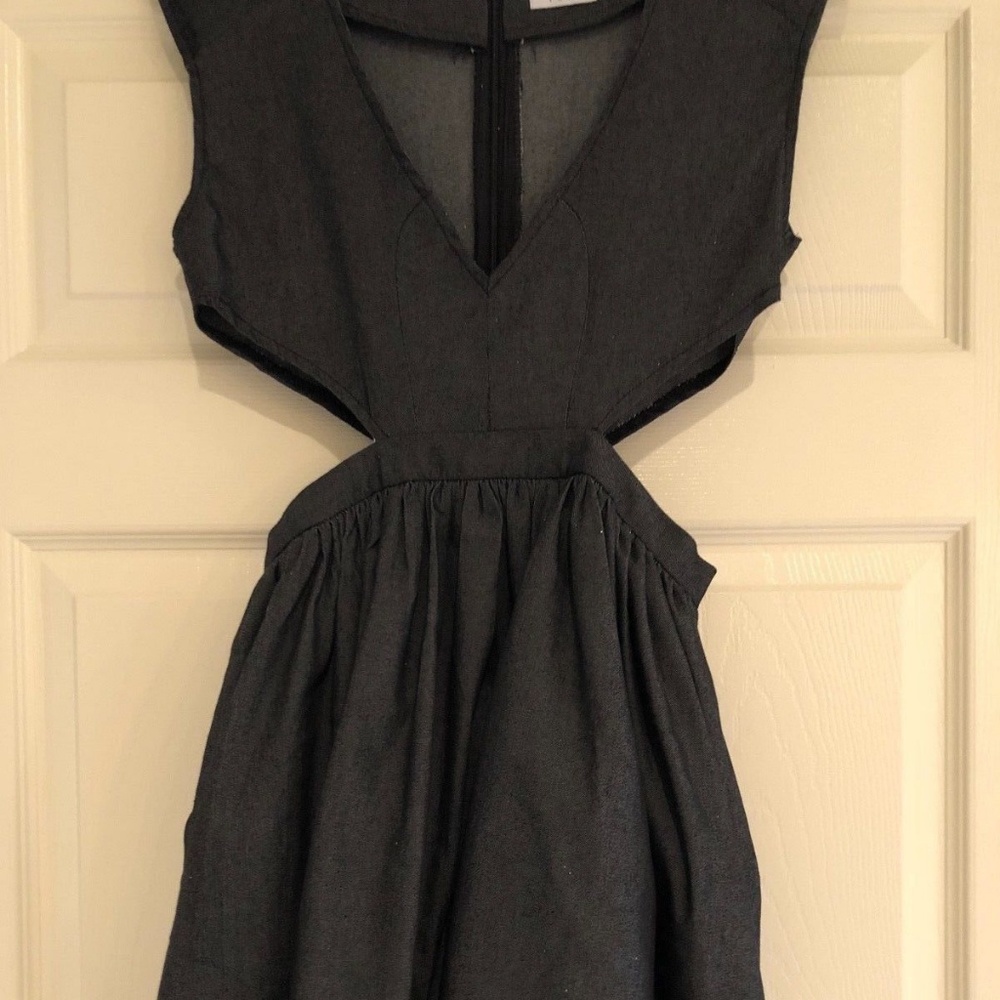 WOMEN'S SHORT DRESS WOOL GRAY WITH CUTOUTS BY TOBI